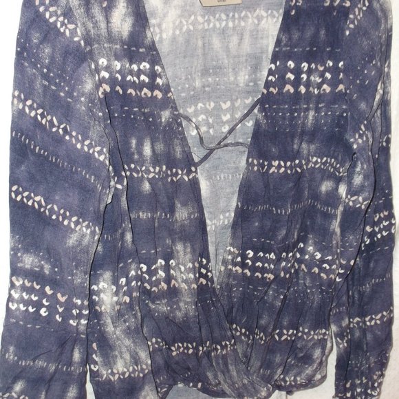 Must Bundle - Lucy Love Cross Strap High-Lot Top - Small - Picture 4 of 12